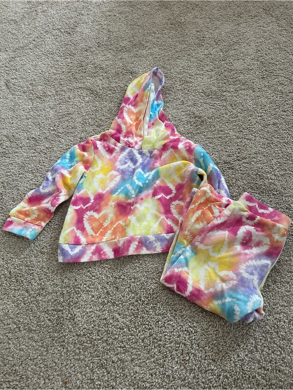 Children’s Place 2t Tie-dye heart hoodie and pants set